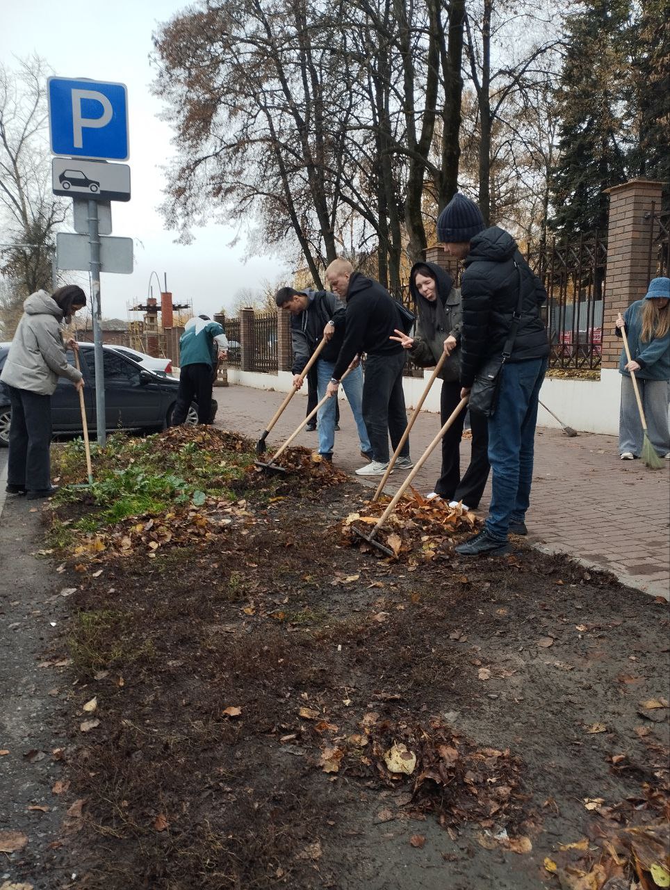 Санитарная пятница: студенты гр.23МЗ1 наводят порядок на улице Красной